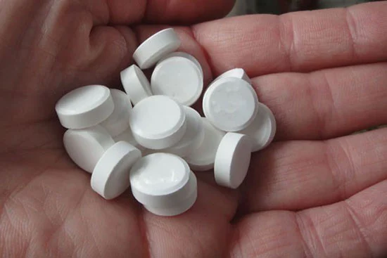 Analgesic pill to treat bone and joint pain