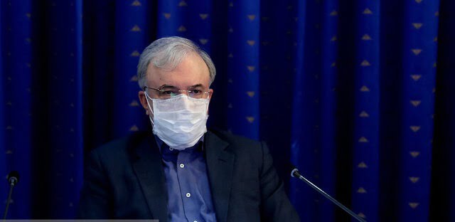 وزیر بهداشت ، سبد خرید را در صف خرید واکسن شکوه قرار داد