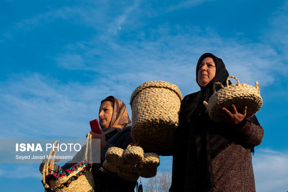 بازار ما از صنایع‌دستی اشباع است/ صادرات را توسعه دهیم