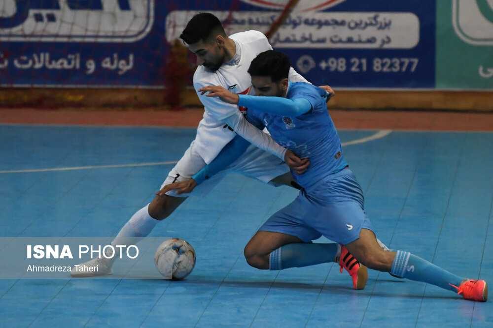 مدافع قهرمانی دومین پیروزی‌اش را ثبت کرد