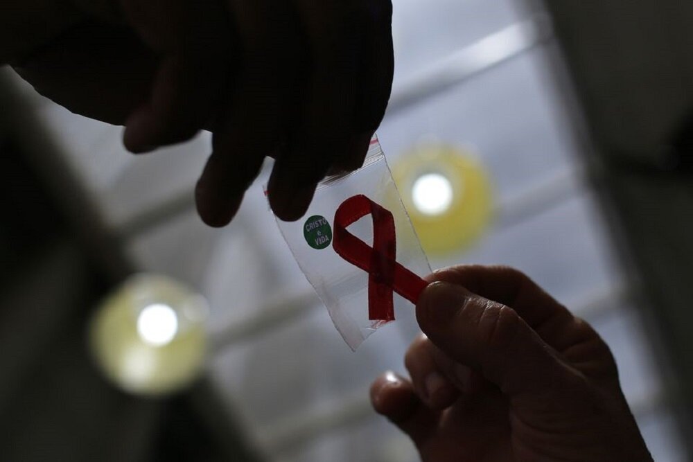 سه راه انتقال HIV / ضرورت پایندی به درمان ایدز