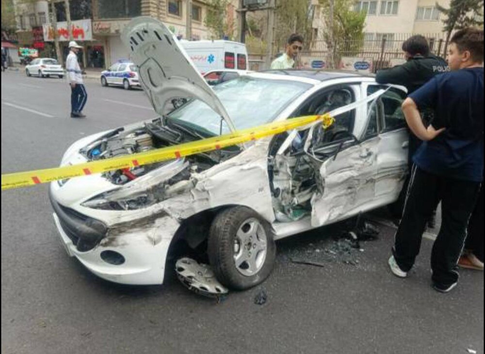 حادثه تلخ در بزرگراه شهید بابایی/ برخورد پژو ۲۰۶ با گاردریل دو قربانی گرفت